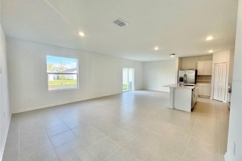 Villa ou maison à louer à Winter Haven, Floride: 4 chambres, 174.1 m2 № 2334120 - photo 3