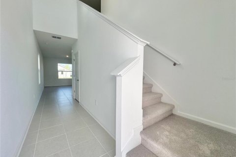 Villa ou maison à louer à Winter Haven, Floride: 4 chambres, 174.1 m2 № 2334120 - photo 2