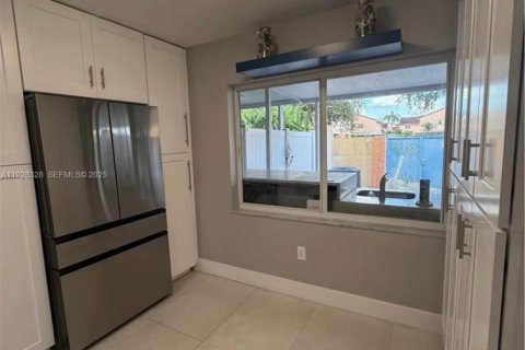 Copropriété à vendre à Hialeah, Floride: 3 chambres, 95.69 m2 № 1990902 - photo 1