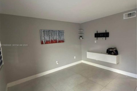 Copropriété à vendre à Hialeah, Floride: 3 chambres, 95.69 m2 № 1990902 - photo 16