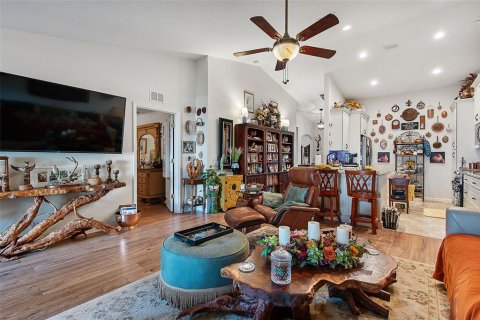 Commercial property in Palm Coast, Florida 6 bedrooms, 230.77 sq.m. № 2230546 - photo 15