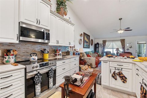 Commercial property in Palm Coast, Florida 6 bedrooms, 230.77 sq.m. № 2230546 - photo 21