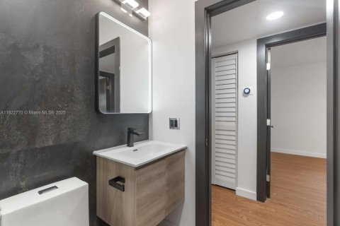 Casa en venta en North Miami Beach, Florida, 3 dormitorios, 104.98 m2 № 1787122 - foto 18