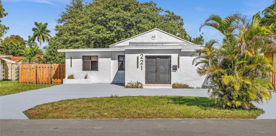 Villa ou maison à Hallandale Beach, Floride 3 chambres, 157.84 m2 № 1963089
