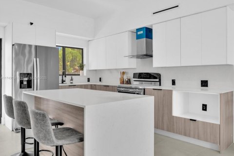 Villa ou maison à vendre à Hallandale Beach, Floride: 3 chambres, 157.84 m2 № 1963089 - photo 24