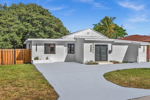 Villa ou maison à vendre à Hallandale Beach, Floride: 3 chambres, 157.84 m2 № 1963089 - photo 7