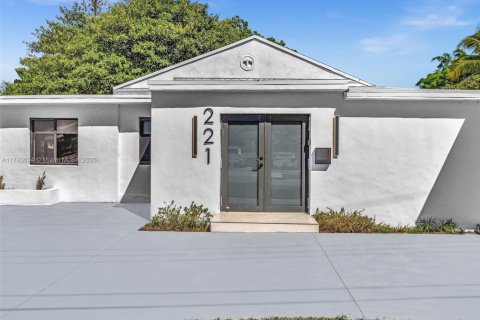 Villa ou maison à vendre à Hallandale Beach, Floride: 3 chambres, 157.84 m2 № 1963089 - photo 8