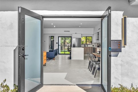 Villa ou maison à vendre à Hallandale Beach, Floride: 3 chambres, 157.84 m2 № 1963089 - photo 10