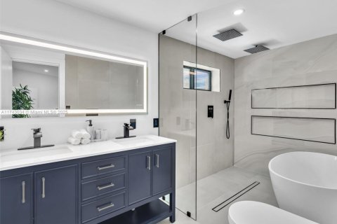 Villa ou maison à vendre à Hallandale Beach, Floride: 3 chambres, 157.84 m2 № 1963089 - photo 4