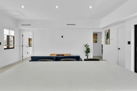 Villa ou maison à vendre à Hallandale Beach, Floride: 3 chambres, 157.84 m2 № 1963089 - photo 22