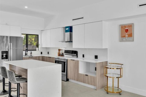 Villa ou maison à vendre à Hallandale Beach, Floride: 3 chambres, 157.84 m2 № 1963089 - photo 14