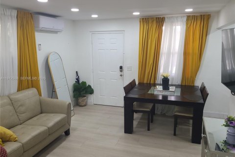 Appartement à louer à Miami, Floride: 2 chambres, 70.61 m2 № 2033426 - photo 14