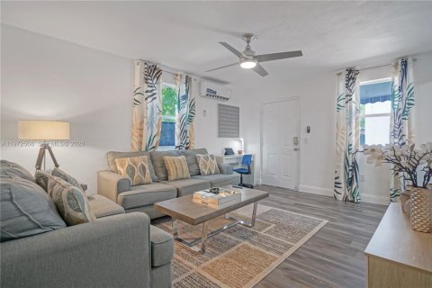 Appartement à louer à Miami, Floride: 2 chambres, 70.61 m2 № 2033426 - photo 3