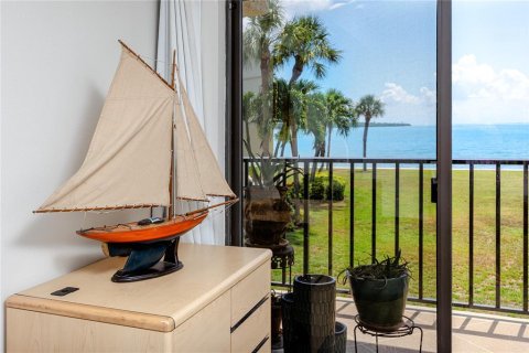 Condominio en venta en Saint Petersburg, Florida, 2 dormitorios, 112.41 m2 № 2196875 - foto 17