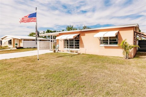 Casa en venta en Port Charlotte, Florida, 2 dormitorios, 88.44 m2 № 1902454 - foto 30