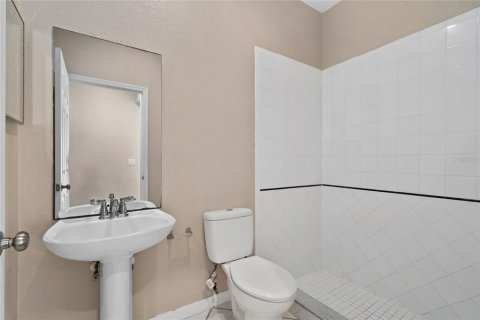 House in Orlando, Florida 4 bedrooms, 235.51 sq.m. № 2383326 - photo 28