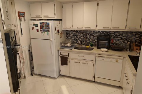 Copropriété à louer à Miami, Floride: 2 chambres, 91.97 m2 № 1971390 - photo 6