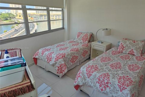 Copropriété à louer à Miami, Floride: 2 chambres, 91.97 m2 № 1971390 - photo 14