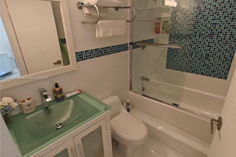 Copropriété à louer à Miami, Floride: 2 chambres, 91.97 m2 № 1971390 - photo 10