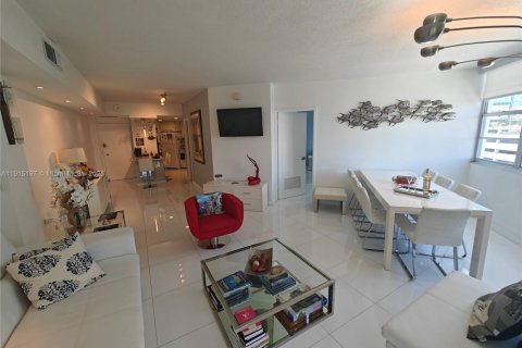 Copropriété à louer à Miami, Floride: 2 chambres, 91.97 m2 № 1971390 - photo 17