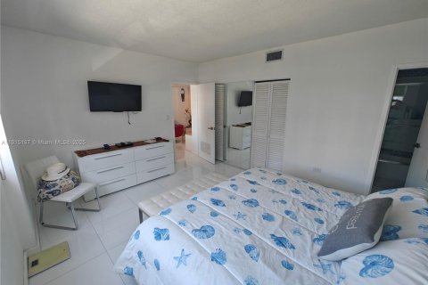 Copropriété à louer à Miami, Floride: 2 chambres, 91.97 m2 № 1971390 - photo 19