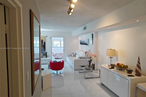 Copropriété à louer à Miami, Floride: 2 chambres, 91.97 m2 № 1971390 - photo 9