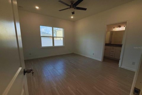 Casa en alquiler en Lady Lake, Florida, 3 dormitorios, 121.98 m2 № 1847989 - foto 2