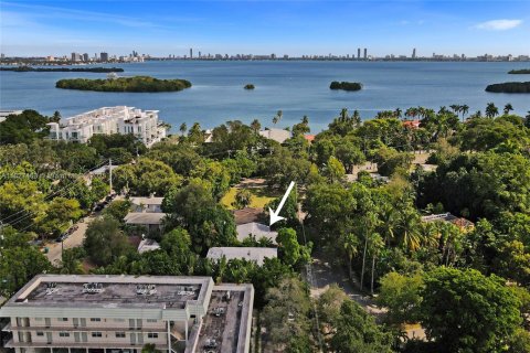 Снять в аренду виллу или дом в Майами, Флорида 2 спальни, 249.44м2, № 1990412 - фото 15