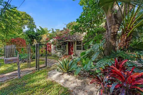 Снять в аренду виллу или дом в Майами, Флорида 2 спальни, 249.44м2, № 1990412 - фото 11