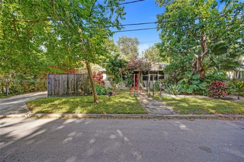 Снять в аренду виллу или дом в Майами, Флорида 2 спальни, 249.44м2, № 1990412 - фото 24