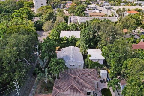 Снять в аренду виллу или дом в Майами, Флорида 2 спальни, 249.44м2, № 1990412 - фото 6