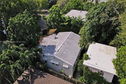 Снять в аренду виллу или дом в Майами, Флорида 2 спальни, 249.44м2, № 1990412 - фото 17