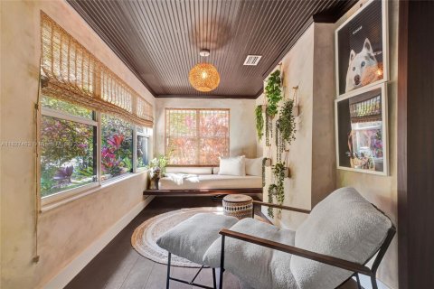 Снять в аренду виллу или дом в Майами, Флорида 2 спальни, 249.44м2, № 1990412 - фото 30