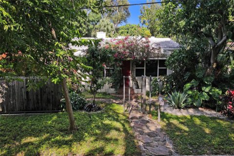 Снять в аренду виллу или дом в Майами, Флорида 2 спальни, 249.44м2, № 1990412 - фото 10