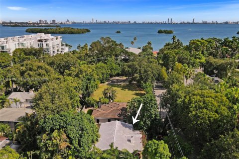 Снять в аренду виллу или дом в Майами, Флорида 2 спальни, 249.44м2, № 1990412 - фото 12