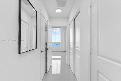 Condo in West Palm Beach, Florida, 2 bedrooms  № 2046674 - photo 13