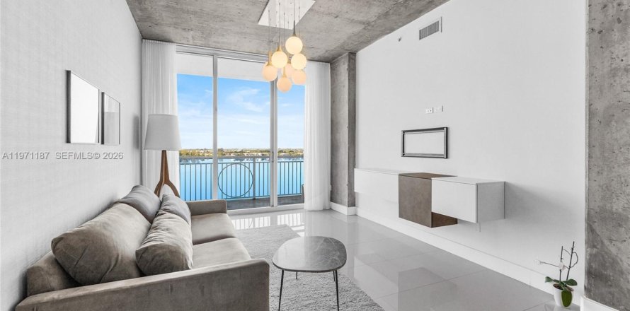 Condo in West Palm Beach, Florida, 2 bedrooms  № 2046674