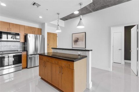 Condo in West Palm Beach, Florida, 2 bedrooms  № 2046674 - photo 9