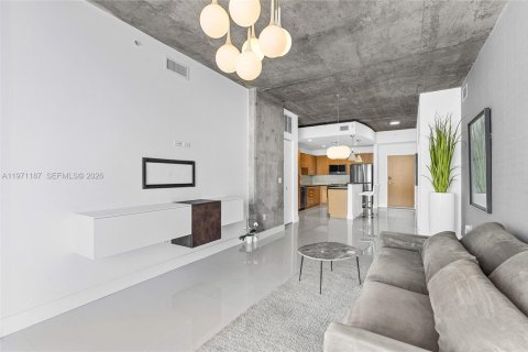 Condo in West Palm Beach, Florida, 2 bedrooms  № 2046674 - photo 8