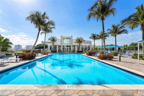 Condo in West Palm Beach, Florida, 2 bedrooms  № 2046674 - photo 26