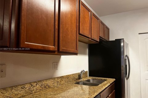 Adosado en alquiler en Homestead, Florida, 4 dormitorios, 214.23 m2 № 1979203 - foto 3