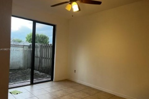 Adosado en alquiler en Homestead, Florida, 4 dormitorios, 214.23 m2 № 1979203 - foto 19