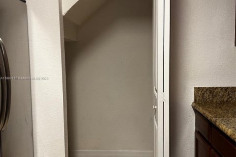 Adosado en alquiler en Homestead, Florida, 4 dormitorios, 214.23 m2 № 1979203 - foto 23