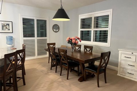 House in Winter Garden, Florida 5 bedrooms, 352.38 sq.m. № 1826749 - photo 5
