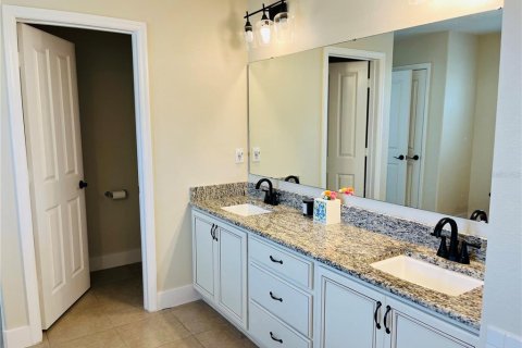 House in Winter Garden, Florida 5 bedrooms, 352.38 sq.m. № 1826749 - photo 7
