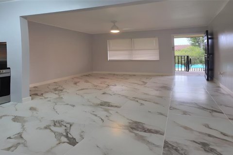 Condo in Clearwater, Florida, 1 bedroom  № 1913198 - photo 7