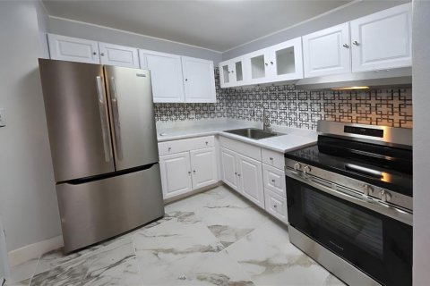 Condo in Clearwater, Florida, 1 bedroom  № 1913198 - photo 4