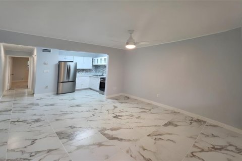 Condo in Clearwater, Florida, 1 bedroom  № 1913198 - photo 3