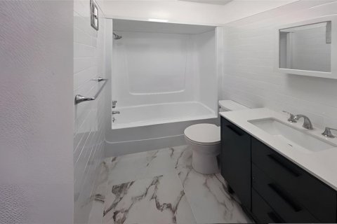 Condo in Clearwater, Florida, 1 bedroom  № 1913198 - photo 5
