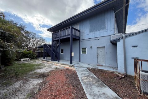 Снять в аренду квартиру в Форт-Лодердейл, Флорида 27.87м2, № 1990586 - фото 16